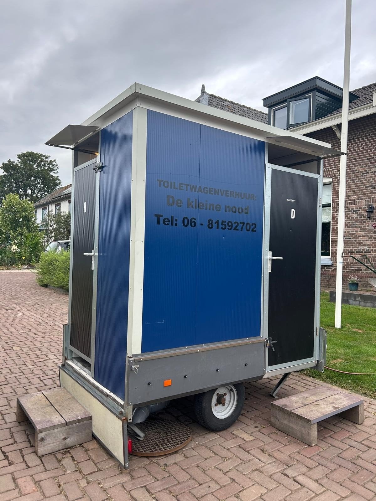 Verhuur Compacte toiletwagen De Kleine Nood te huur!, Ophalen, Zo goed als nieuw, Overige