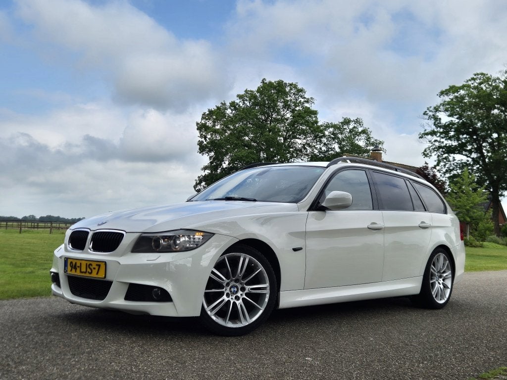 BMW 3 Serie Touring 318i Bns Sport (bj 2010), Auto's, Euro 5, Wit, Origineel Nederlands, Handgeschakeld