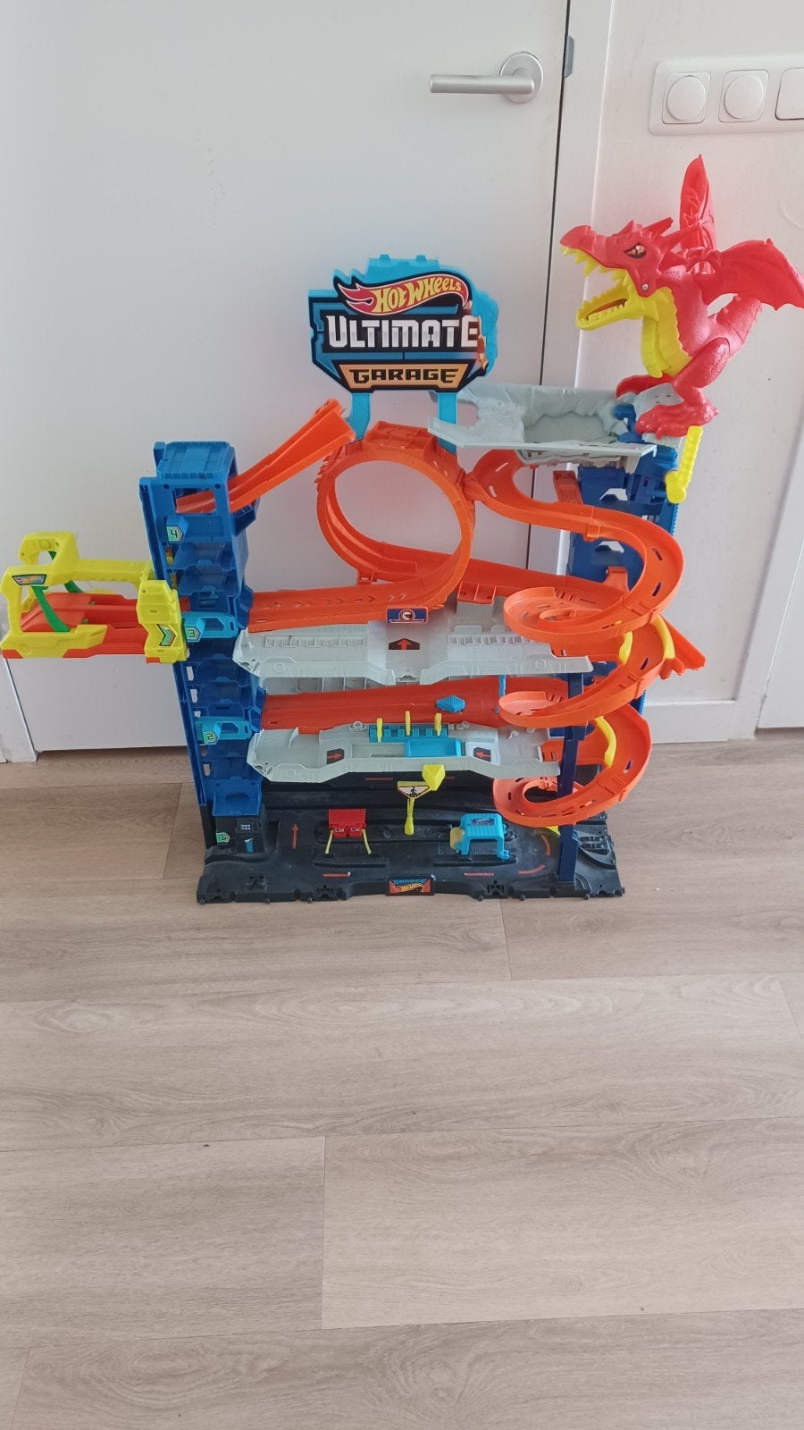 Hot Wheels City Ultimate Garage met draak, Ophalen, Racebaan, Zo goed als nieuw, Hot Wheels