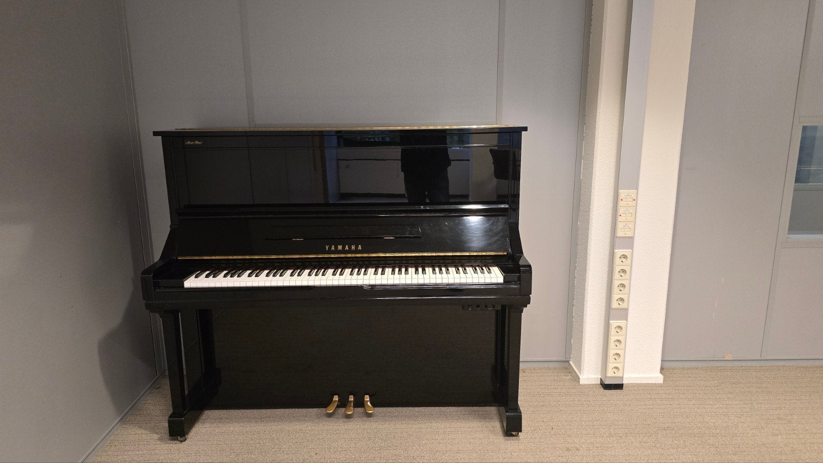Yamaha YU3S Silent Piano 131cm - Fabrieksingebouwd Systeem, Ophalen of Verzenden, Zo goed als nieuw, Zwart, Hoogglans