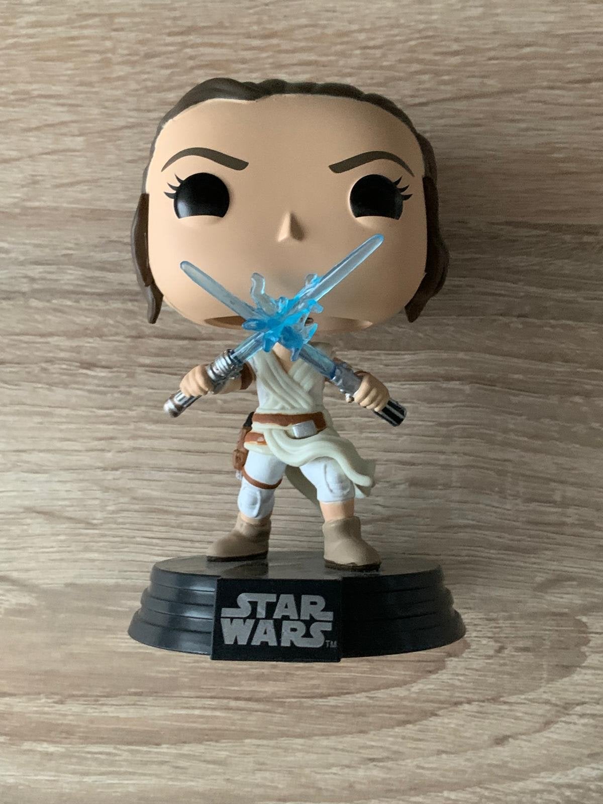 Funko Pop! Star Wars Rey met 2 Lichtzwaarden #434, Ophalen, Zo goed als nieuw, Actiefiguurtje