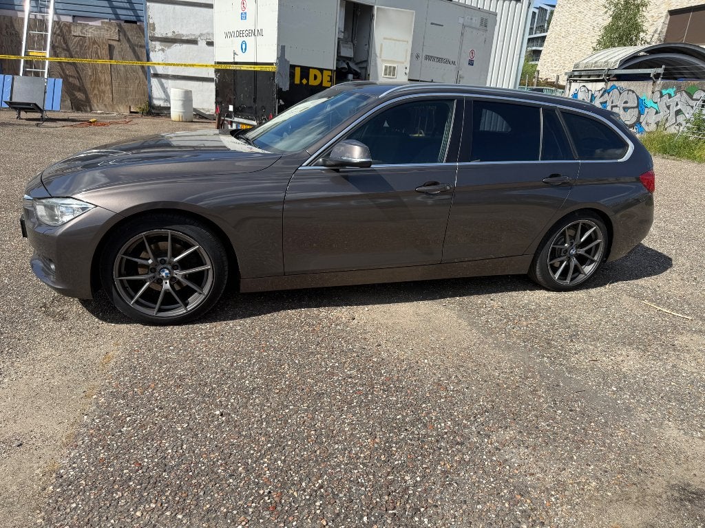 BMW 3-Serie 2.0 320D EDE Touring AUT 2013 Bruin, Automaat, 745 kg, Achterwielaandrijving, 1995 cc