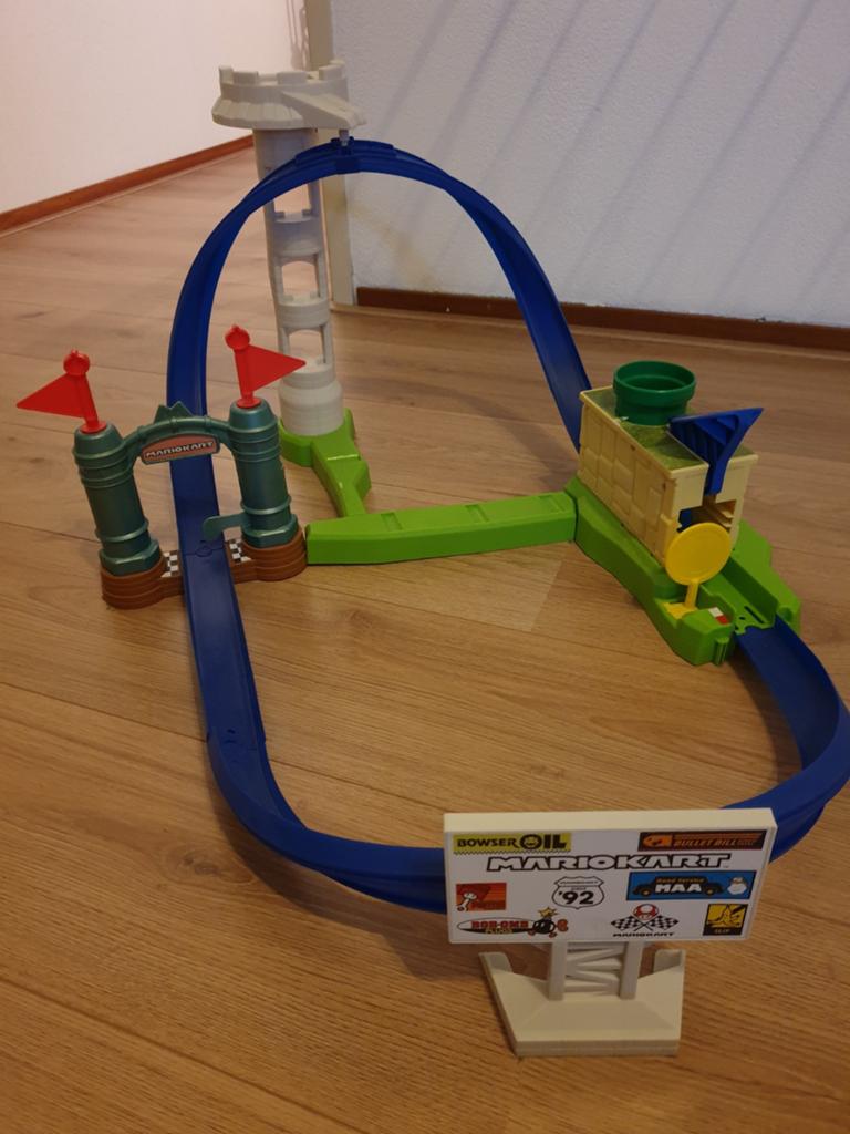 Hot Wheels Mario Kart Circuit Slam Racebaan, Kinderen en Baby's, Speelgoed | Racebanen, Ophalen, Zo goed als nieuw, Handmatig