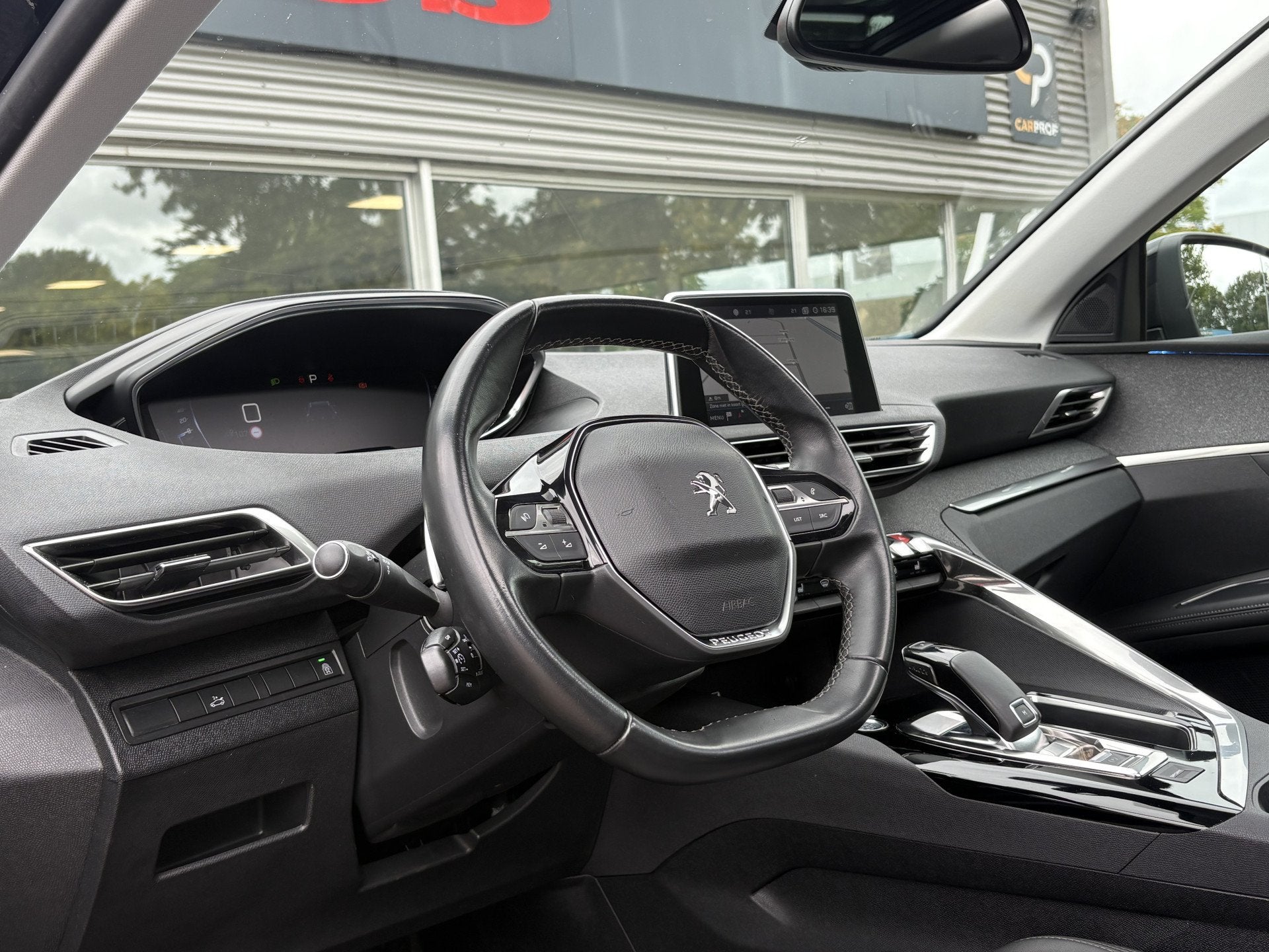 Peugeot 5008 1.2 PureTech Allure Avantage | Panodak | Memory, Gebruikt, 1199 cc, Zwart, 3 cilinders