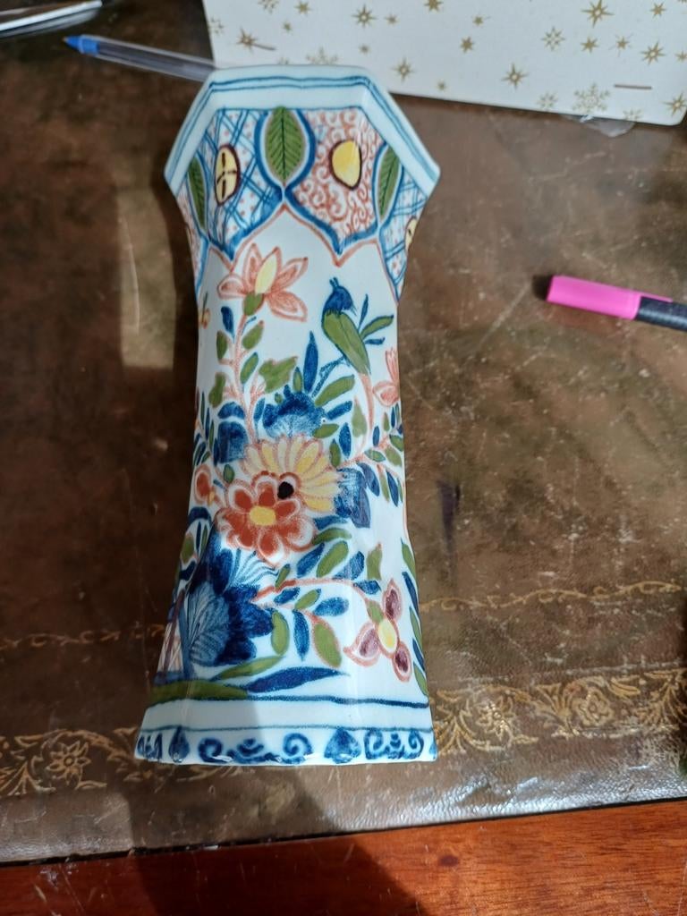 Makkum vaasje met bloem- en vogeldecoratie, Antiek en Kunst, Ophalen of Verzenden