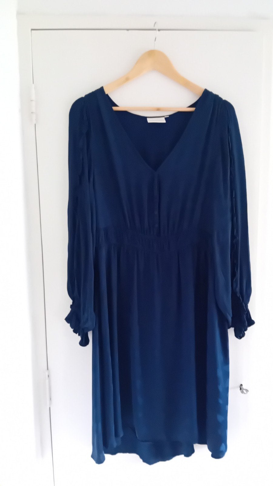 Fabienne Chapot jurk midi blauw print ruches 44, Blauw, Maat 42/44 (L), Ophalen of Verzenden, Zo goed als nieuw
