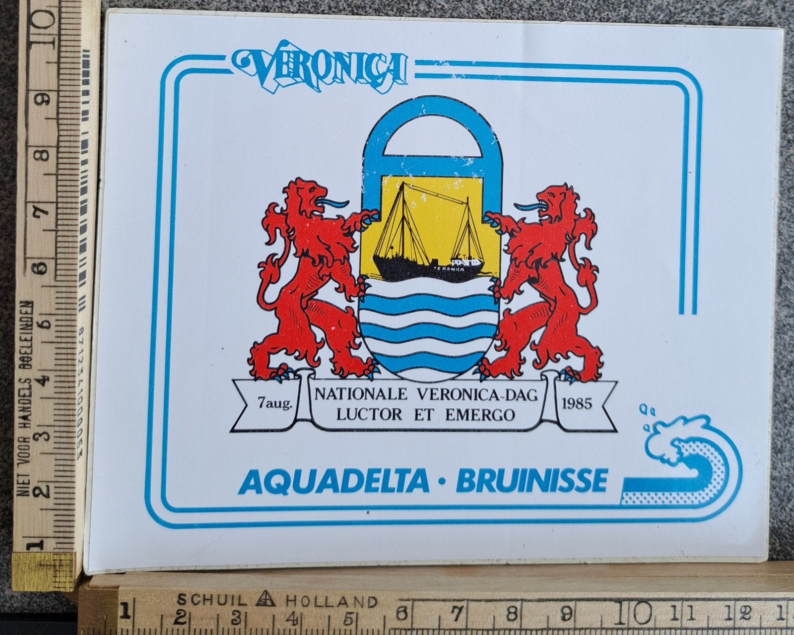 Vintage sticker Veronica Aquadelta Bruinisse televisiezender, Ophalen of Verzenden, Zo goed als nieuw