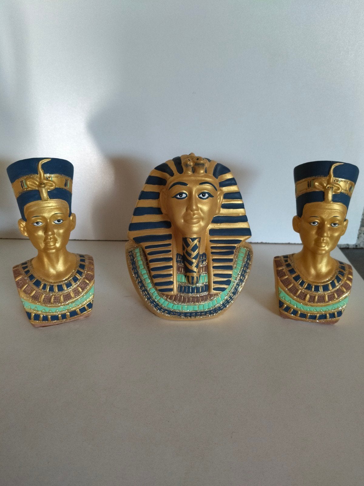 Set van 3 Egyptische beelden: Toetanchamon & Nefertiti, Verzamelen, Beelden en Beeldjes, Ophalen of Verzenden
