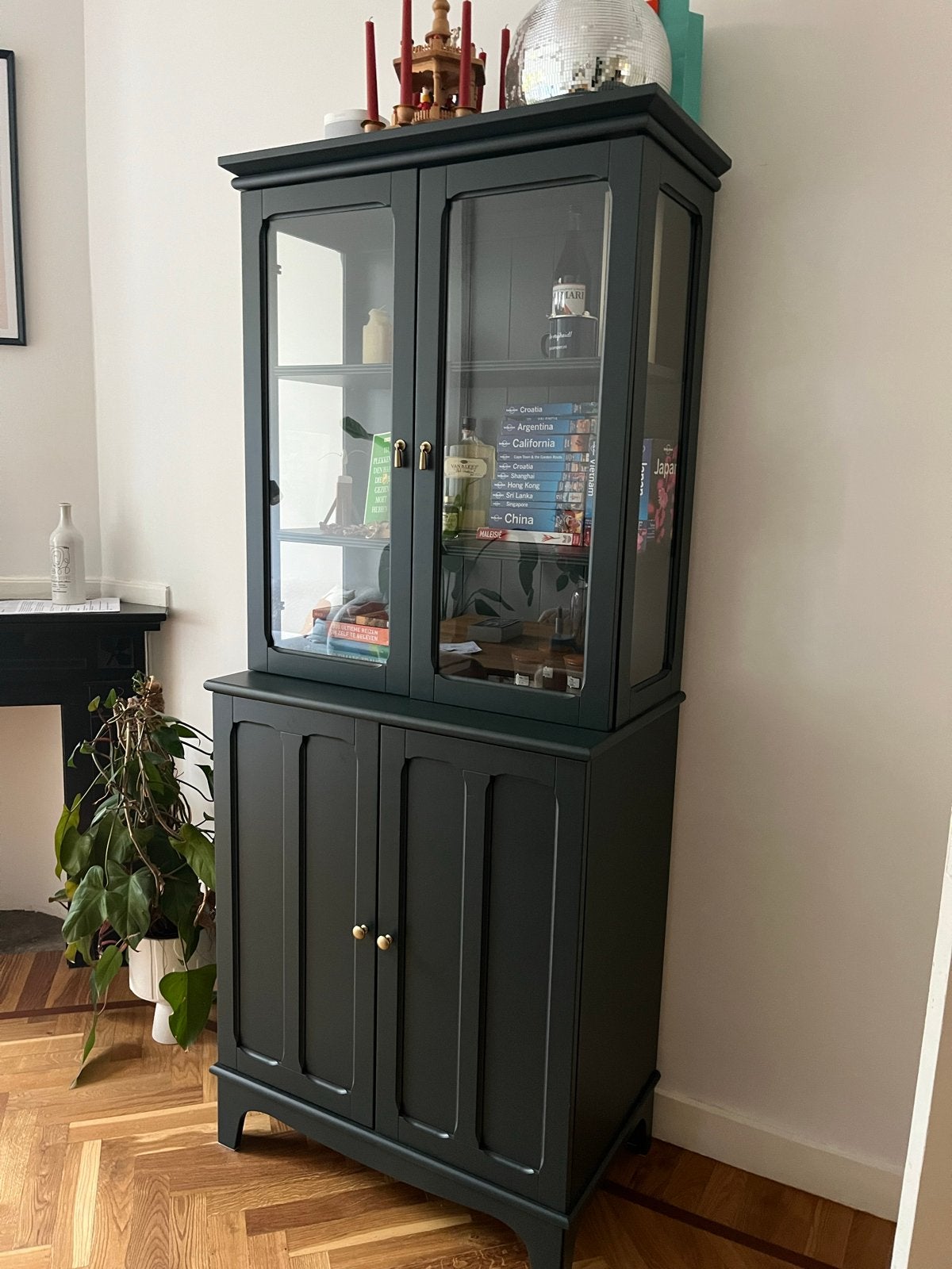 IKEA LOMMARP Kast met vitrinedeuren, donker blauwgroen, Ophalen, 50 tot 100 cm, Zo goed als nieuw, 150 tot 200 cm
