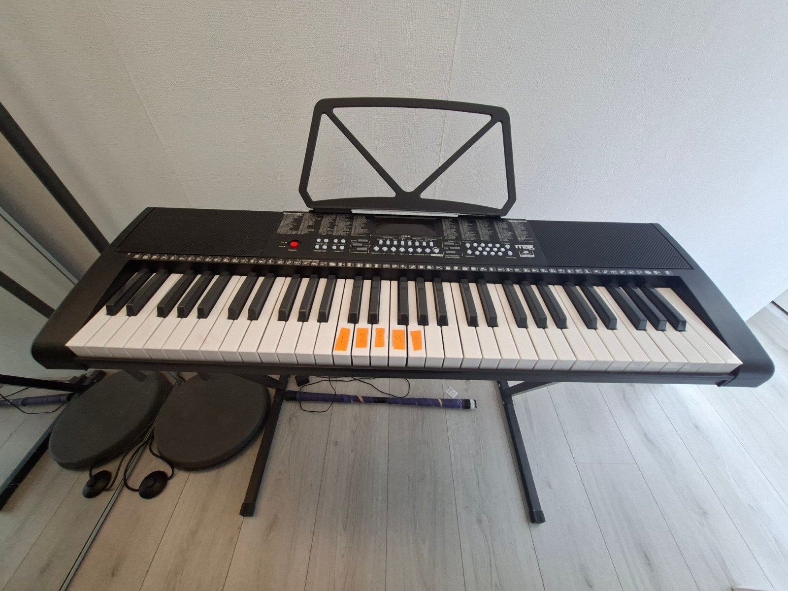 Keyboard met verlichte toetsen en kruk, Ophalen, 61 toetsen, Overige merken, Met standaard