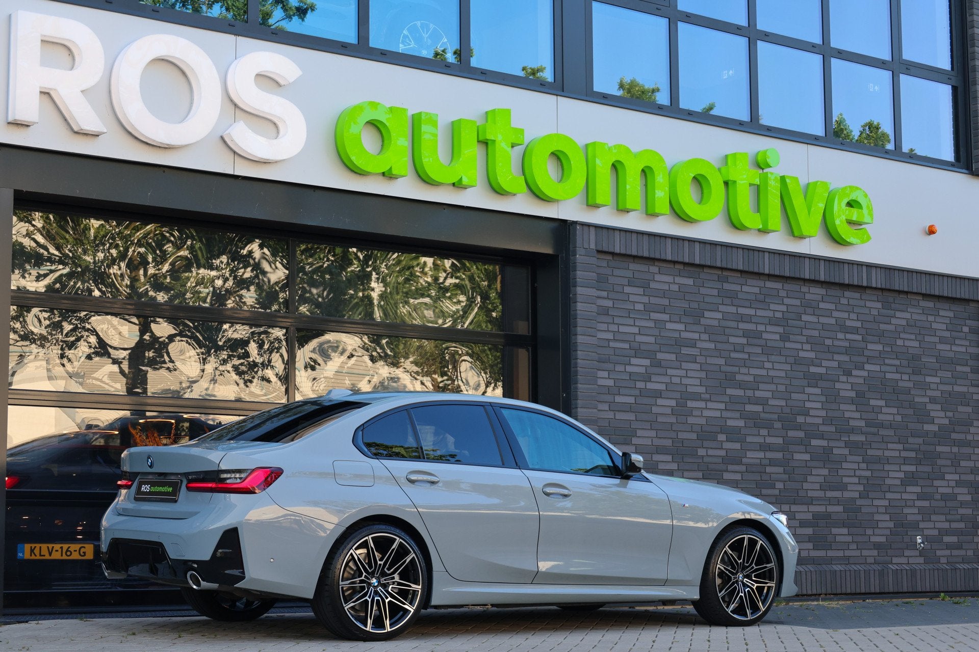 BMW 3-serie 330e M-SPORT | BTW | 360 | HUD | MEMORY | KEYLES, Auto's, Achterwielaandrijving, Gebruikt, Zwart, 4 cilinders