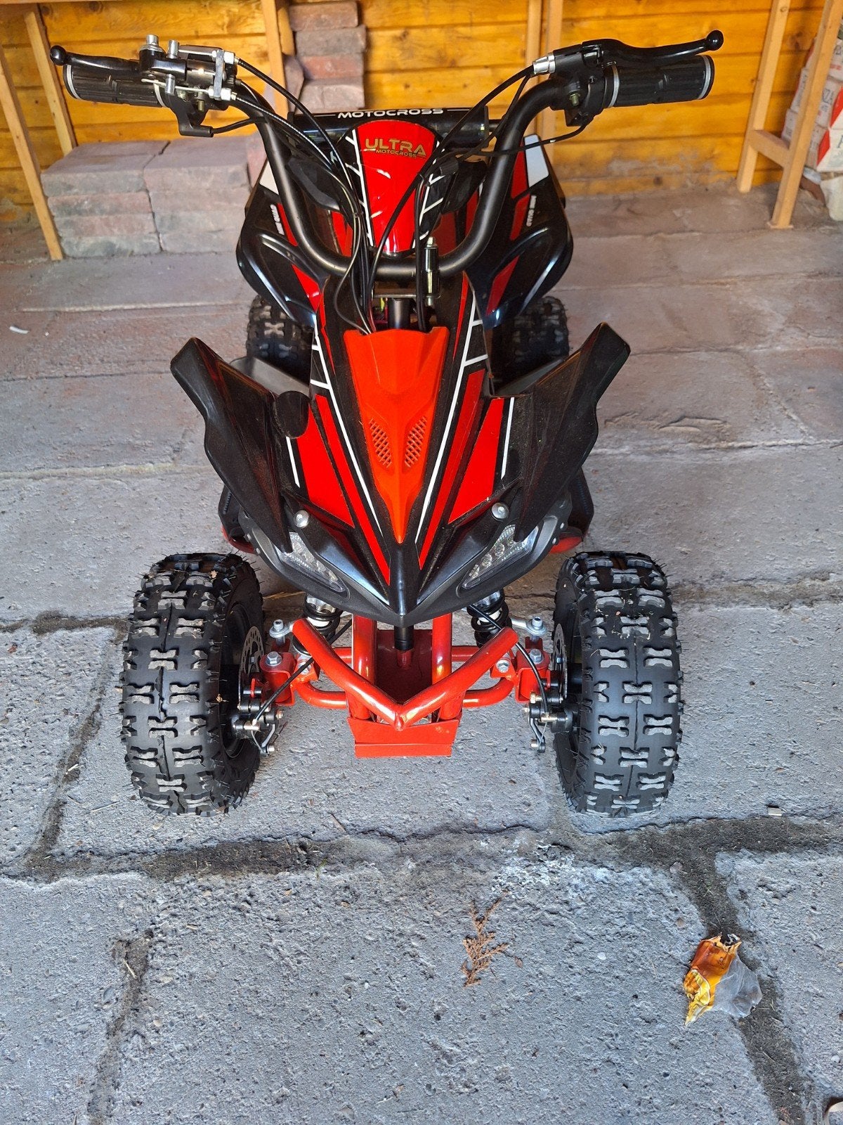 Elektrische kinderquad 3-6 jaar, zo goed als nieuw, Ophalen, Zo goed als nieuw, Overige typen