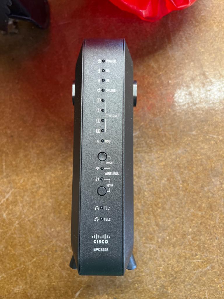 Cisco EPC3928 modemrouter, Ophalen of Verzenden, Zo goed als nieuw, Router met modem
