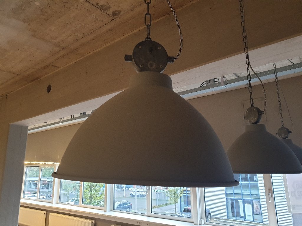 Hanglamp met Industriële Betonlook, Ophalen, E27 (groot), Zo goed als nieuw, Metaal