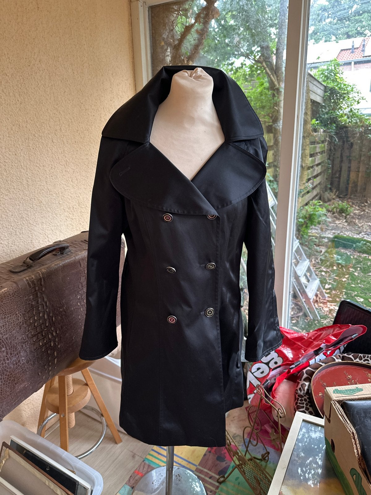 Escada Zwarte Trenchcoat - Maat 38/40 (M), Kleding | Dames, Ophalen, Zo goed als nieuw, Maat 38/40 (M), Zwart