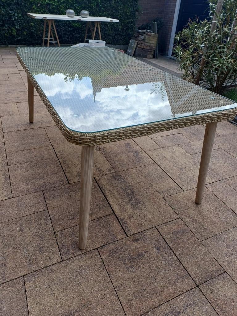Wicker tuintafel met glazen blad, Tuin en Terras, Tuintafels, Ophalen, Gebruikt, Rechthoekig, Wicker