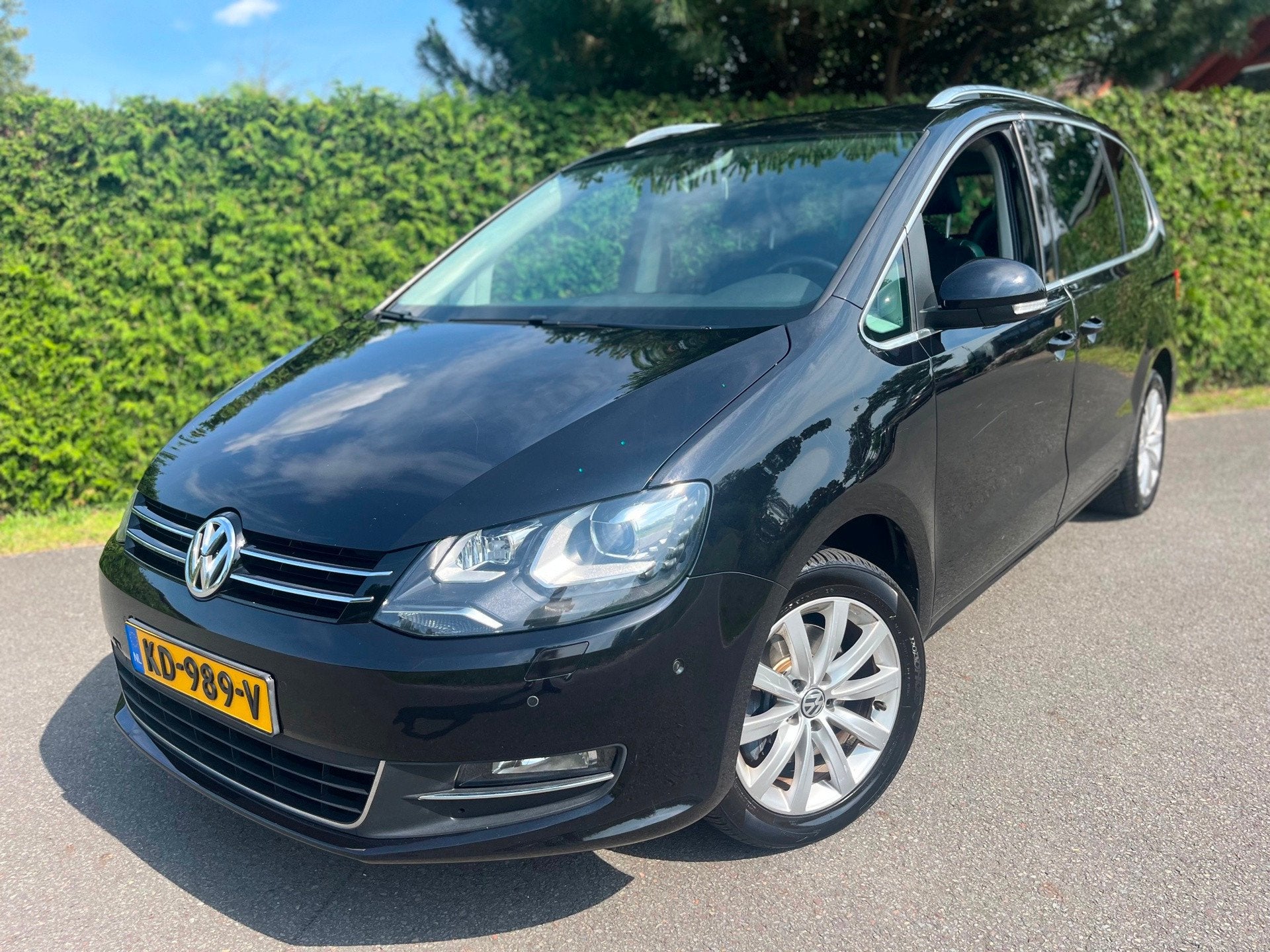 Volkswagen Sharan 1.4 TSI Highline 7p. LEER NAVI PANORAMADAK, Auto's, Volkswagen, Zwart, 4 cilinders, 150 pk, 7 stoelen