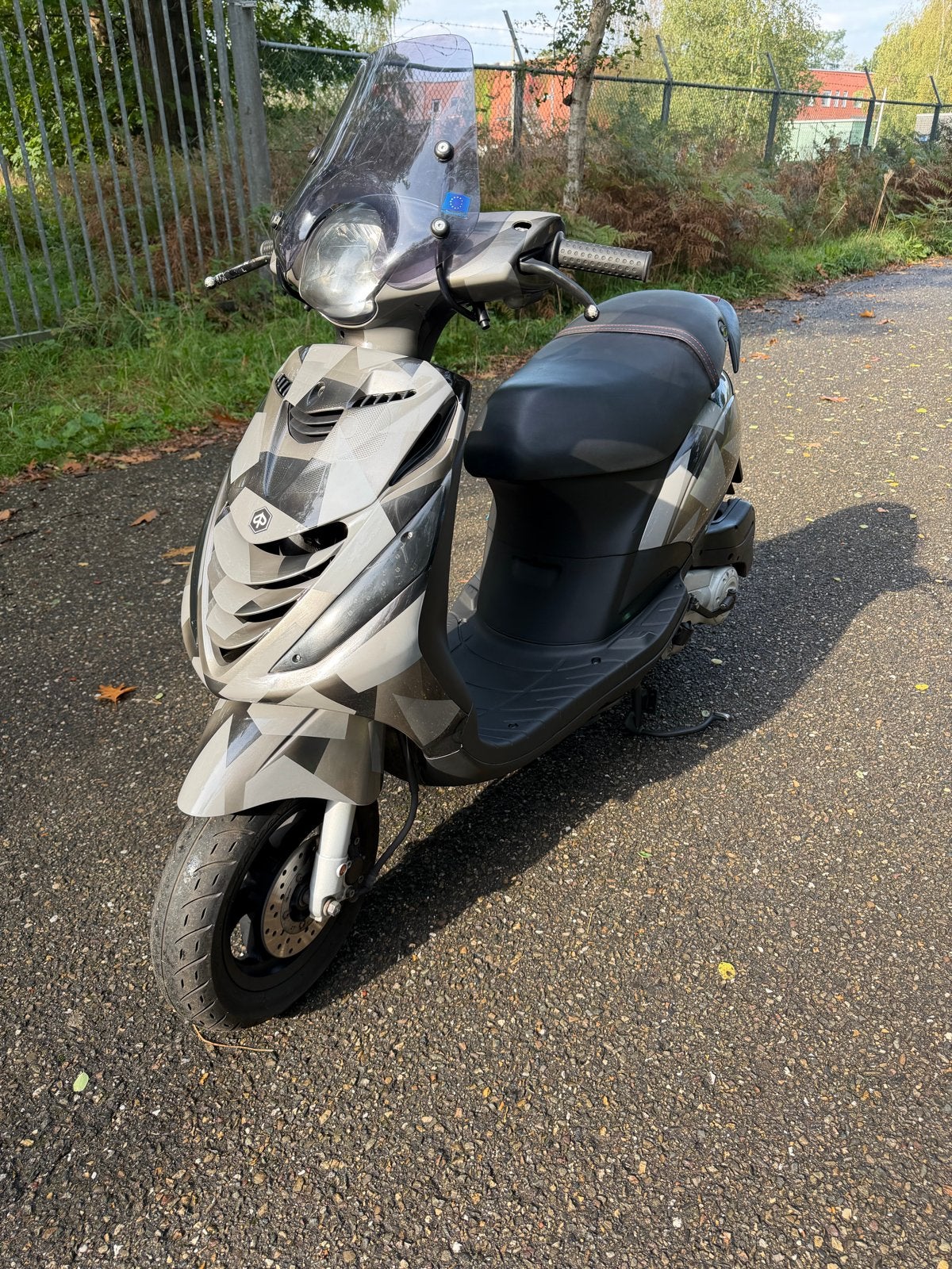 Piaggio Zip 2015 - Unieke Camouflage Kleur Gespoten