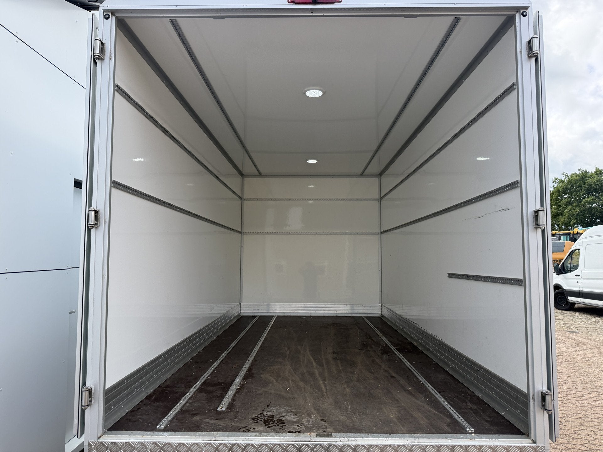 Foto 9 van Maxus eDeliver9 65kWh 204PK Elektrisch! 171km WLTP Elektrisc