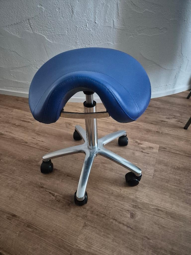 Novicum Vita zadelkruk kappersfiets blauw met groot zadel, Ophalen, In hoogte verstelbaar, Zo goed als nieuw, Kunststof