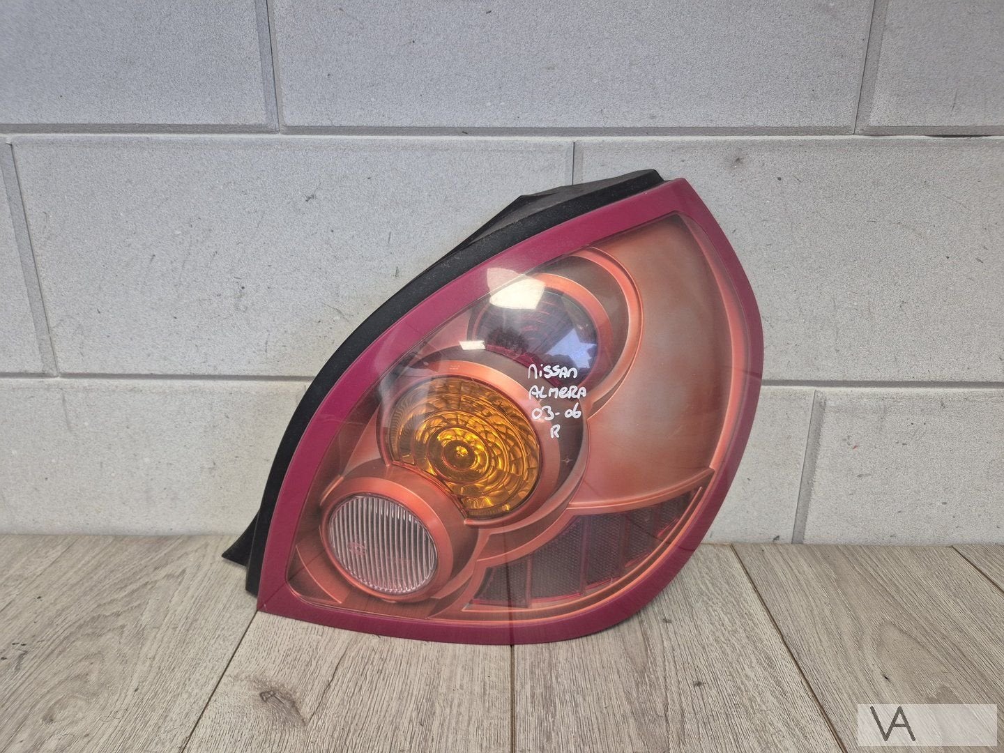 Nissan Almera hatchback 2003 - 2007 achterlicht rechts €150, Gebruikt, -, -, Ophalen of Verzenden