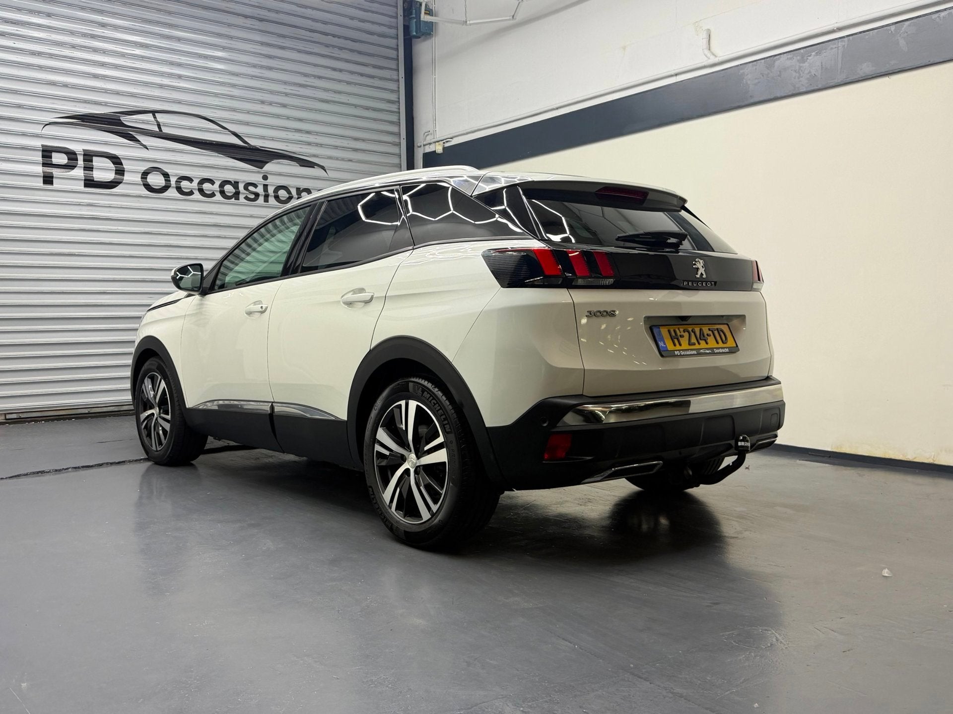 Peugeot 3008 1.6 e-THP GT Line - Trekhaak - Dealer onderh. -, Auto's, 4 cilinders, Leder en Stof, Wit, Bedrijf