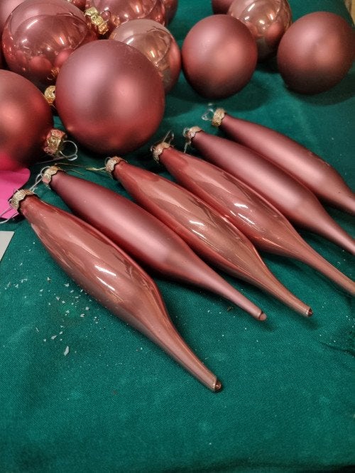kerstballen roze [oud rose] 25 stuks [b78], Ophalen of Verzenden, 'T Olde Gre-j, Info@toldegrej.nl, Endepoelstraat 20f Didam