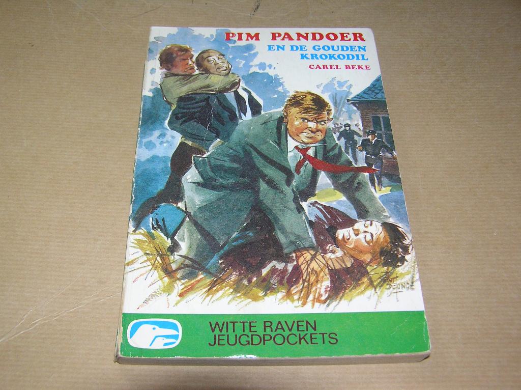 Pim Pandoer en de Gouden Krokodil - Carel Beke, Gelezen, Ophalen of Verzenden, Fictie, Carel Beke