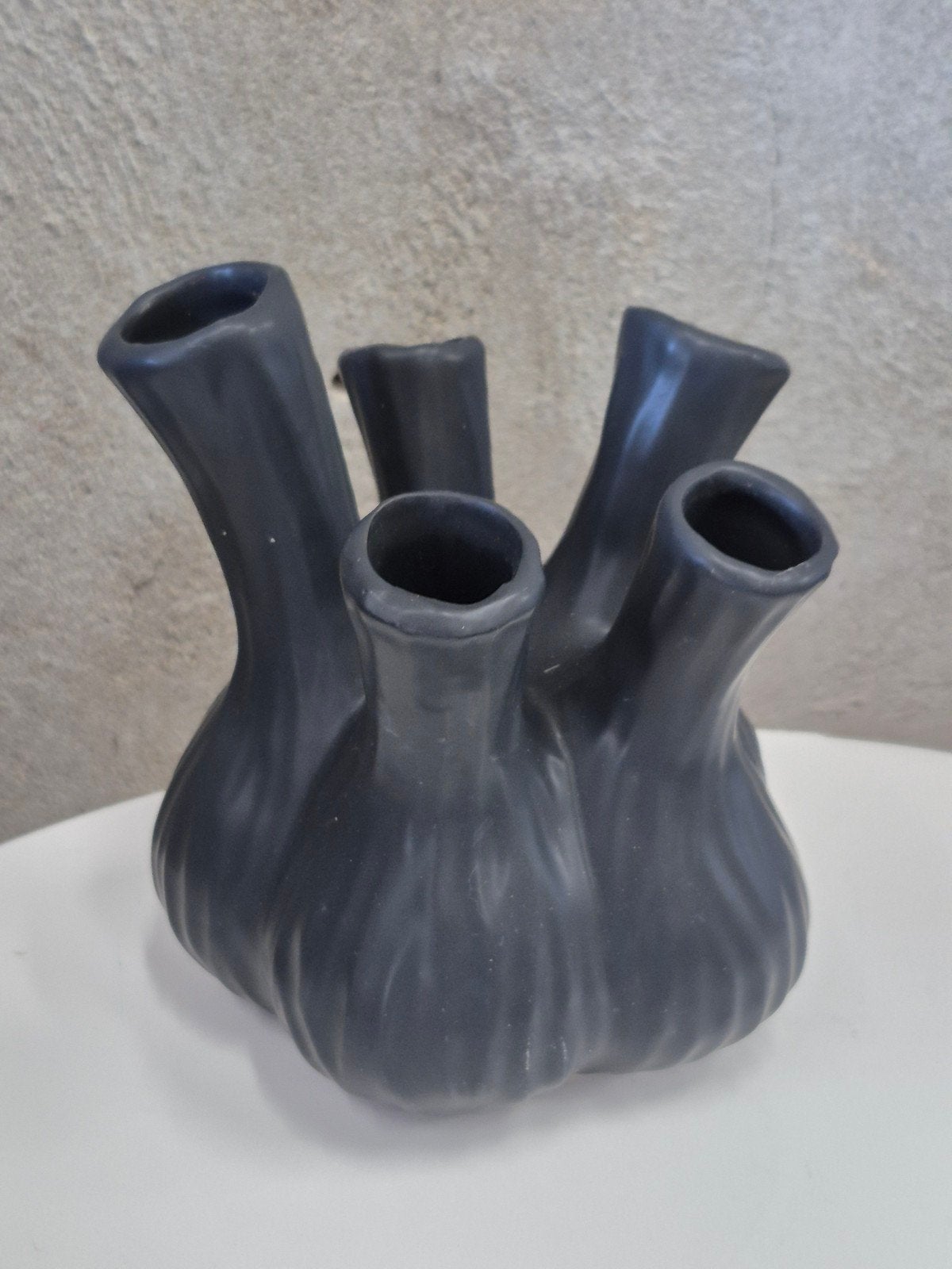 DK Design vaas Aglio - tulpenvaas - mat zwart - D17 x H20 cm, Ophalen of Verzenden, Zo goed als nieuw, Zwart, 20 cm