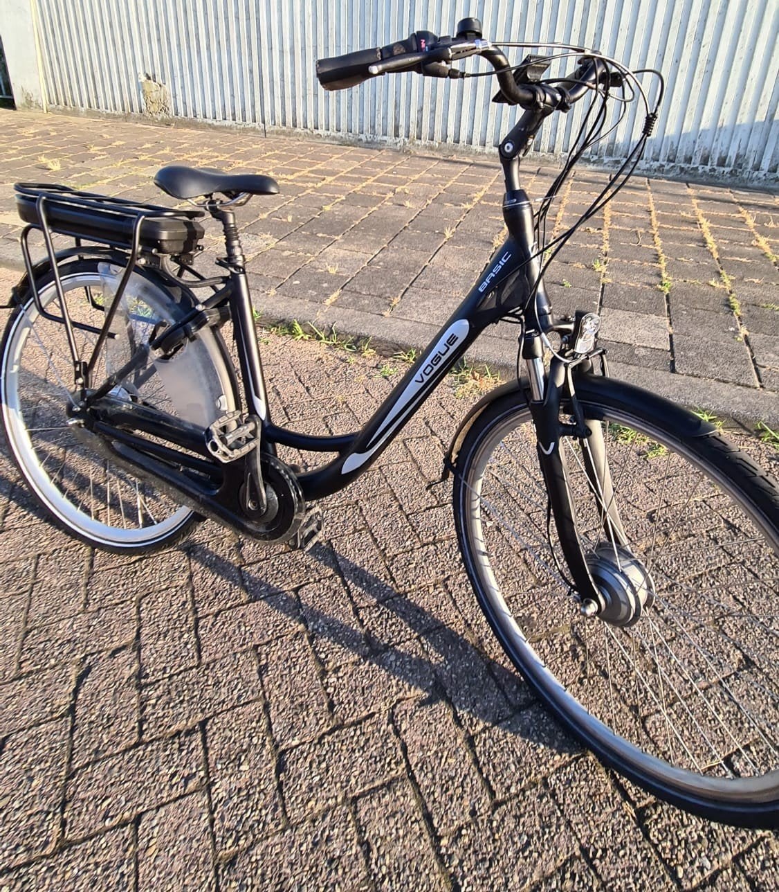 Vogue Basic E-bike - Zeer goede staat met oplader, 51 tot 55 cm, Ophalen, Zo goed als nieuw, Overige merken