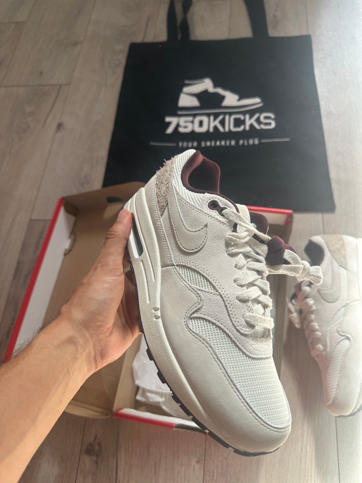 Nike Air Max 1 Sail Burgundy Crush Maat EU41 HF8127-100, Overige kleuren, A, Nieuw, Ophalen of Verzenden