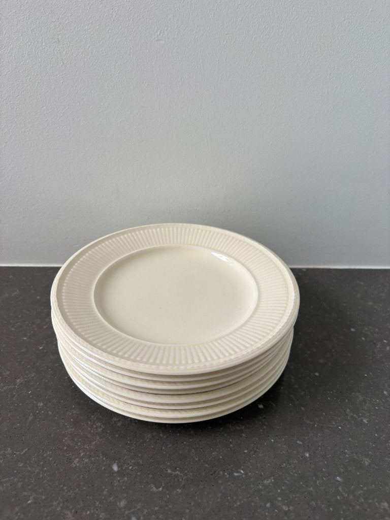 Wedgwood Edme gebaksbordjes 17cm, Ophalen, Klassiek, Zo goed als nieuw, Bord(en)