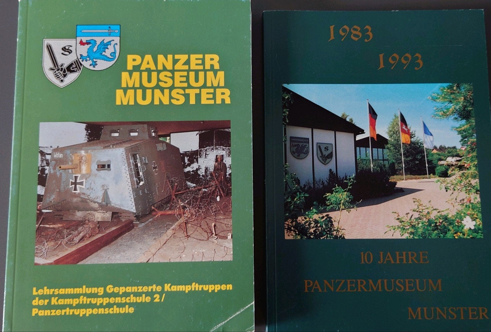 Panzermuseum Munster WWII Tanks Vintage boekje 2x pst te koo, Verzamelen, Ophalen of Verzenden, Landmacht, Duitsland, Boek of Tijdschrift