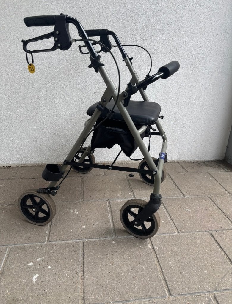 Nr 36... Rollator Vermeiren  hoge duwstang, Diversen, Rollators, Ophalen, Gebruikt, Vermeiren, .