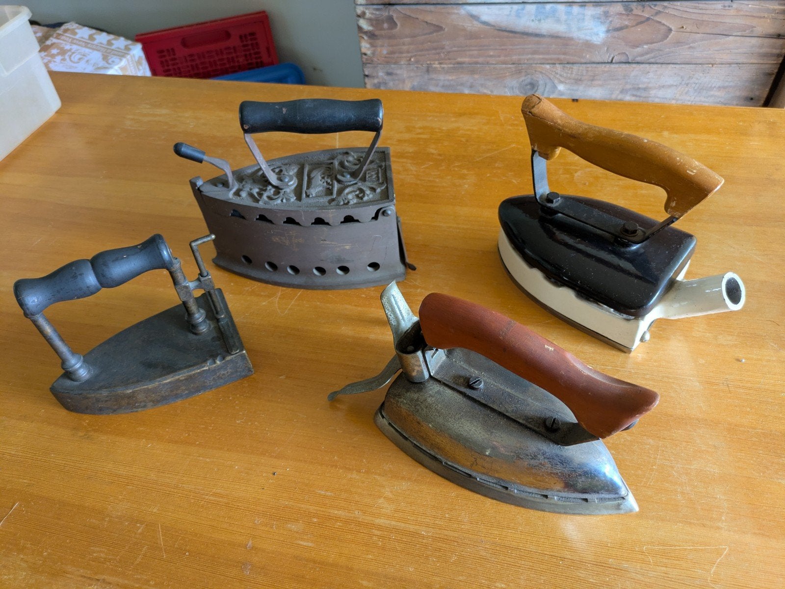 Set van 4 antieke strijkijzers., Antiek en Kunst, Ophalen