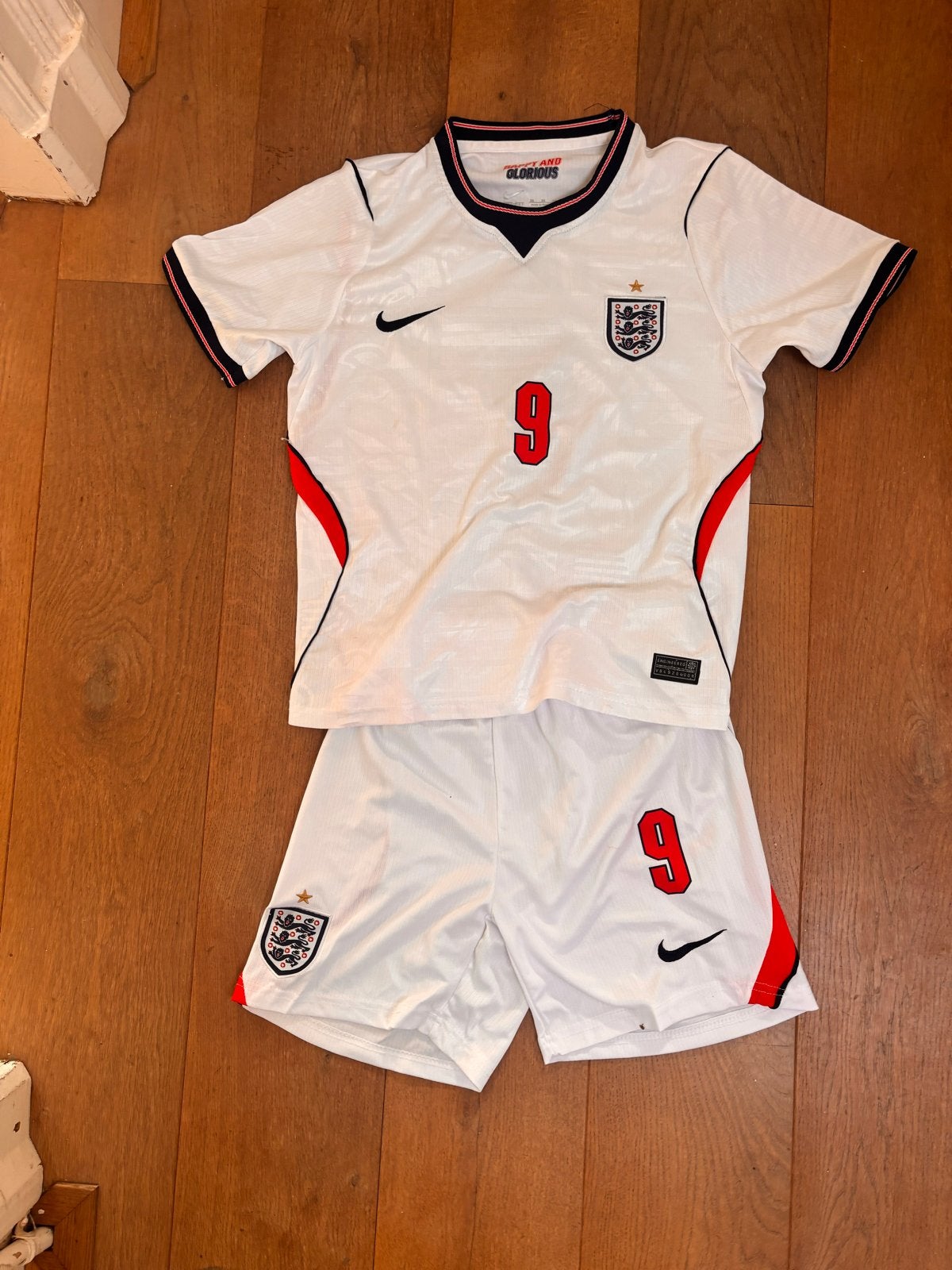 Engeland Thuistenue Kane #9 - Shirt en Broekje, Maat S, Ophalen of Verzenden, Nieuw, Set