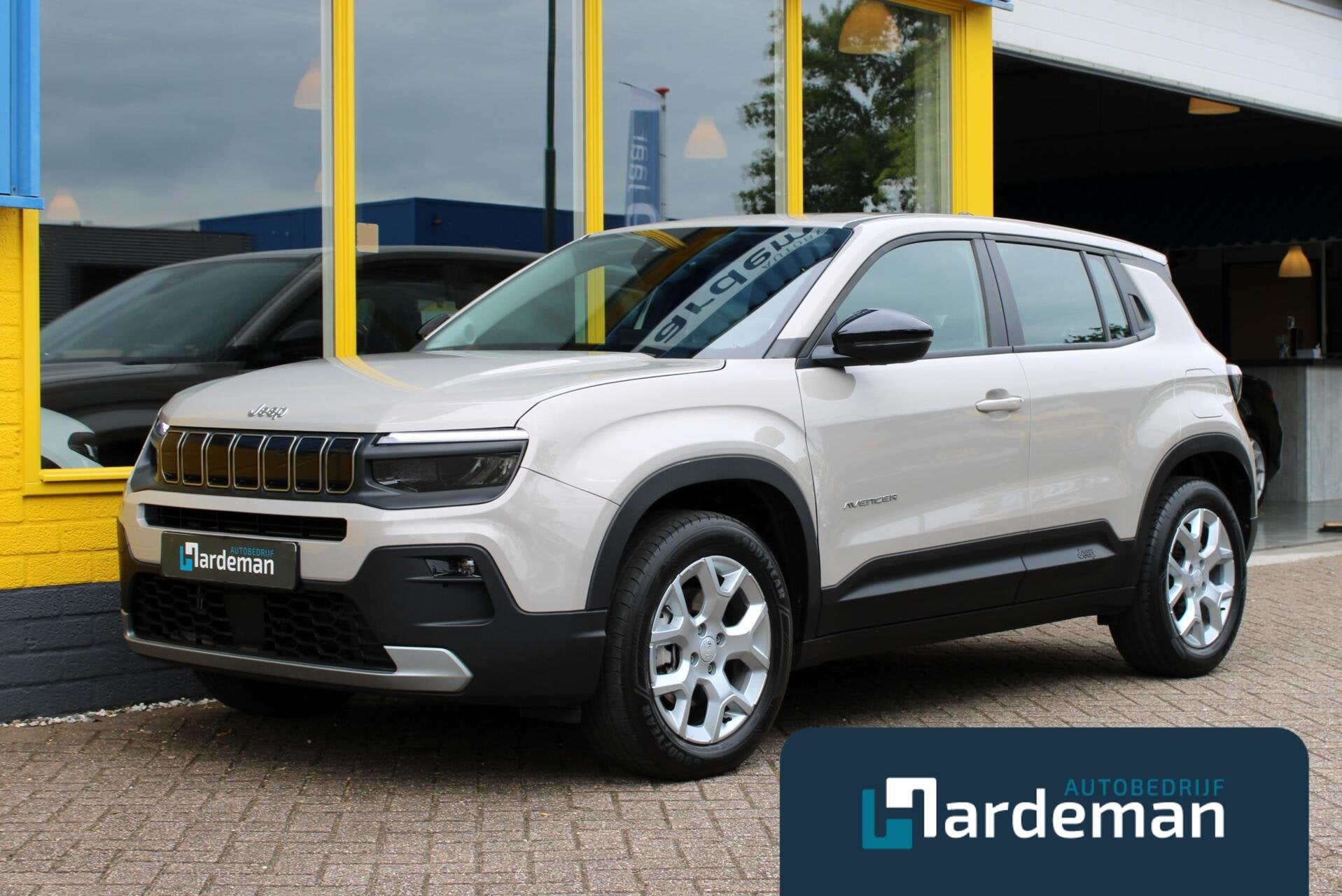 Jeep Avenger 1.2 e-Hybrid Carplay Camera, Auto's, Jeep, 1263 kg, Gebruikt, 1199 cc, Met garantie (alle)