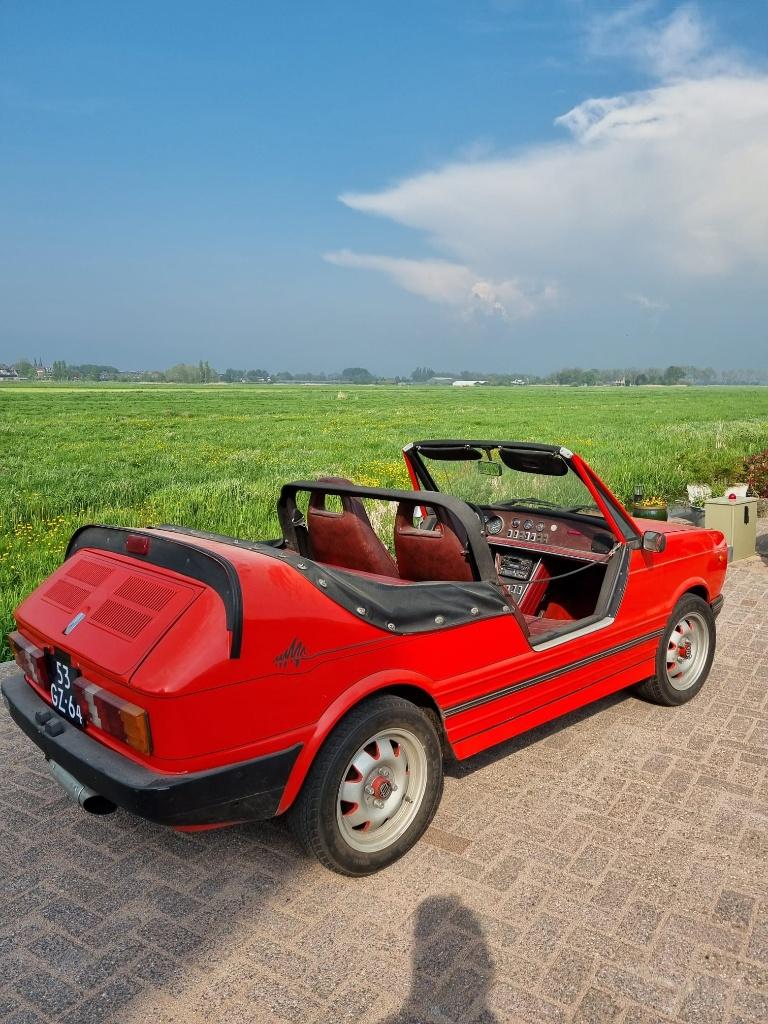 Fiat 133 0.8 Seat 1975 Rood oldtimer, Auto's, Fiat, Particulier, Overige modellen, Benzine, Cabriolet, Handgeschakeld, Origineel Nederlands