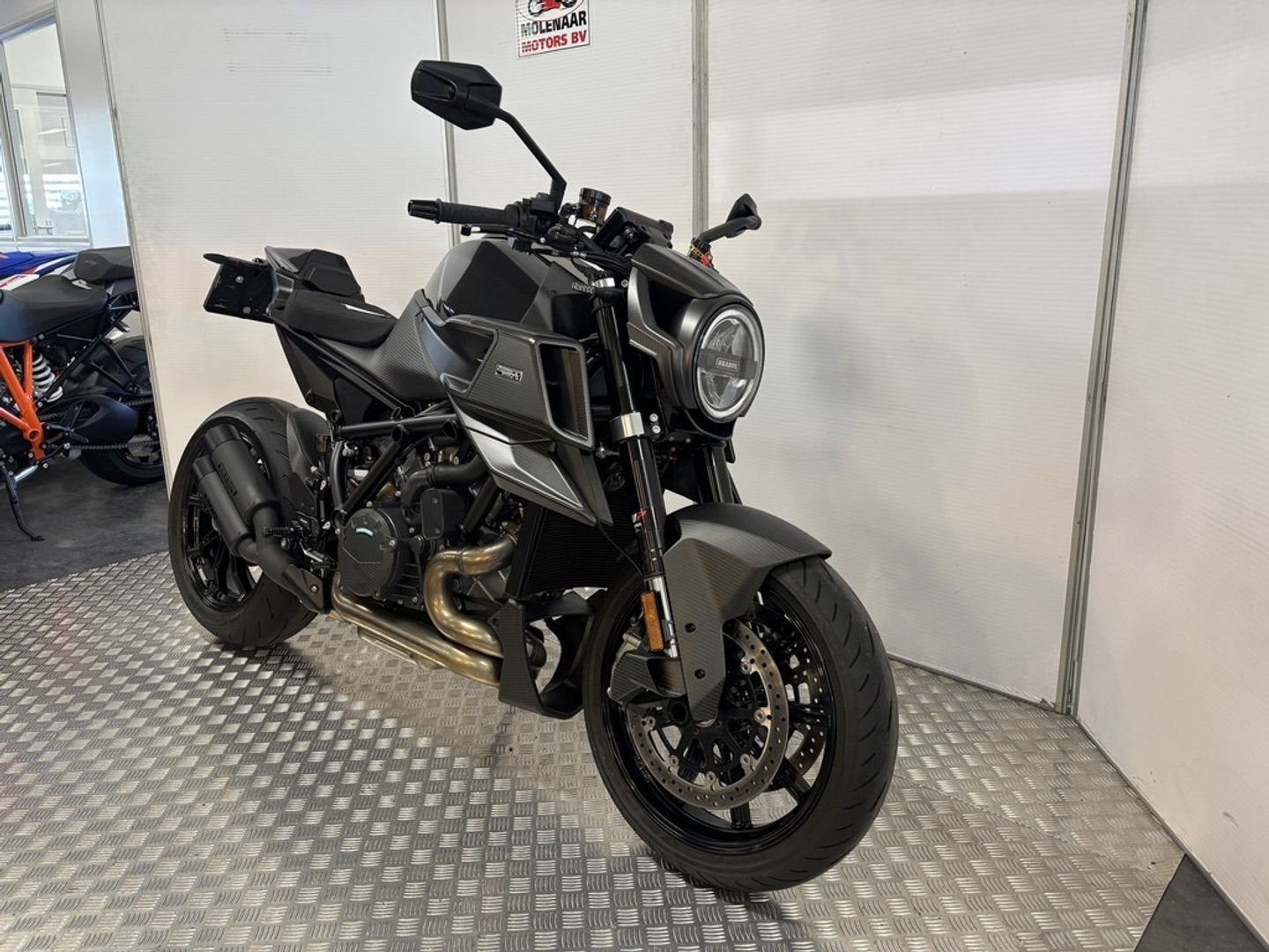 KTM BRABUS 1300 R (bj 2024), 2 cilinders, KTM, Motorrijbewijs A, Bedrijf