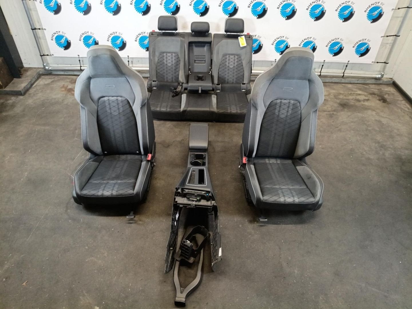 VOLKSWAGEN GOLF CD1 eTSI R-Line Hybride Benz. INTERIEUR COMP, Ophalen of Verzenden, Gebruikt, ARN erkend
