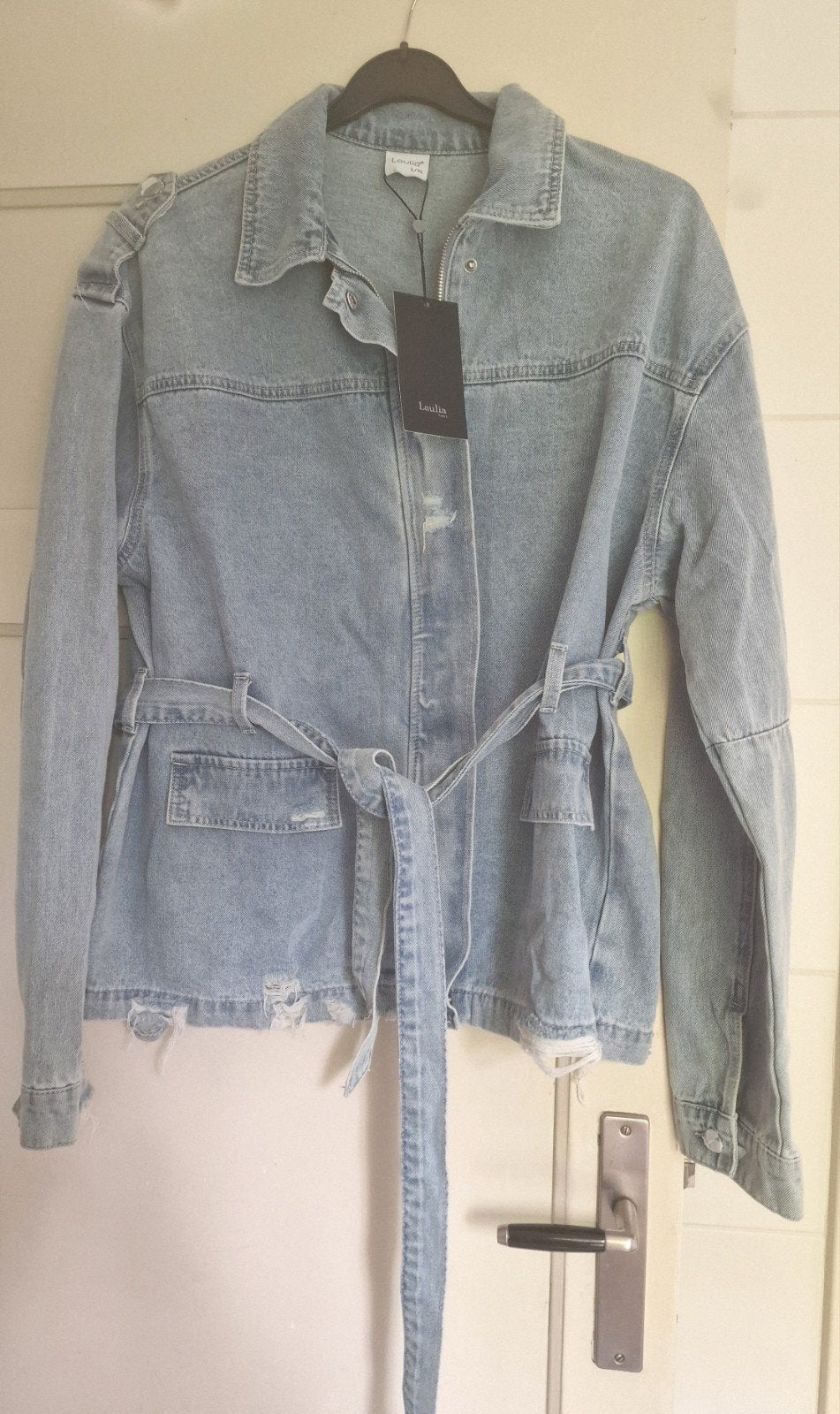 Laulia spijkerjasje met ceintuur - Nieuw met kaartjes, Blauw, Maat 42/44 (L), Nieuw, Ophalen of Verzenden
