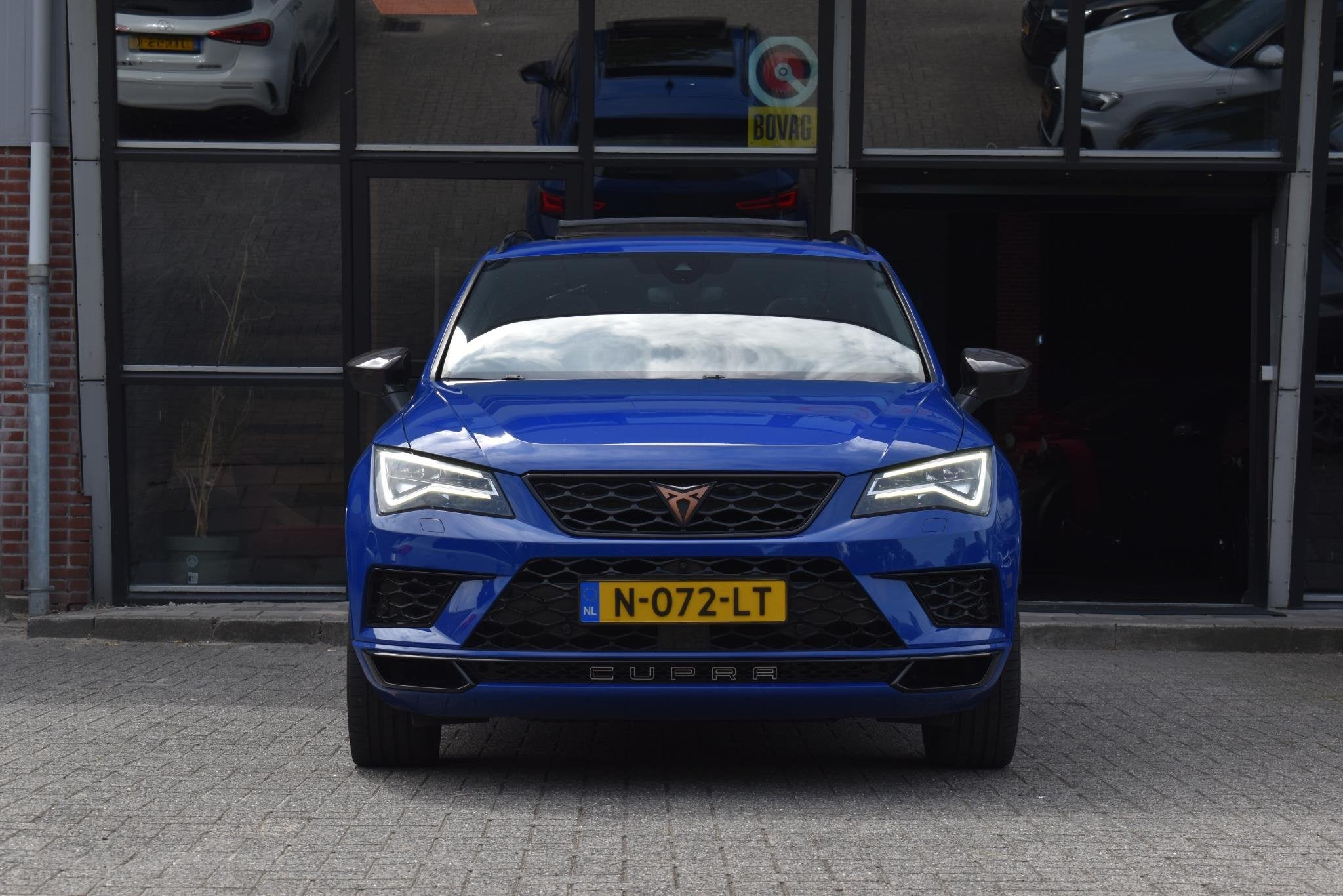 CUPRA Ateca 2.0 TSI 4DRIVE Pano Akra Limited Ed Lane ACC 360, Auto's, Automaat, Gebruikt, 4 cilinders, Blauw