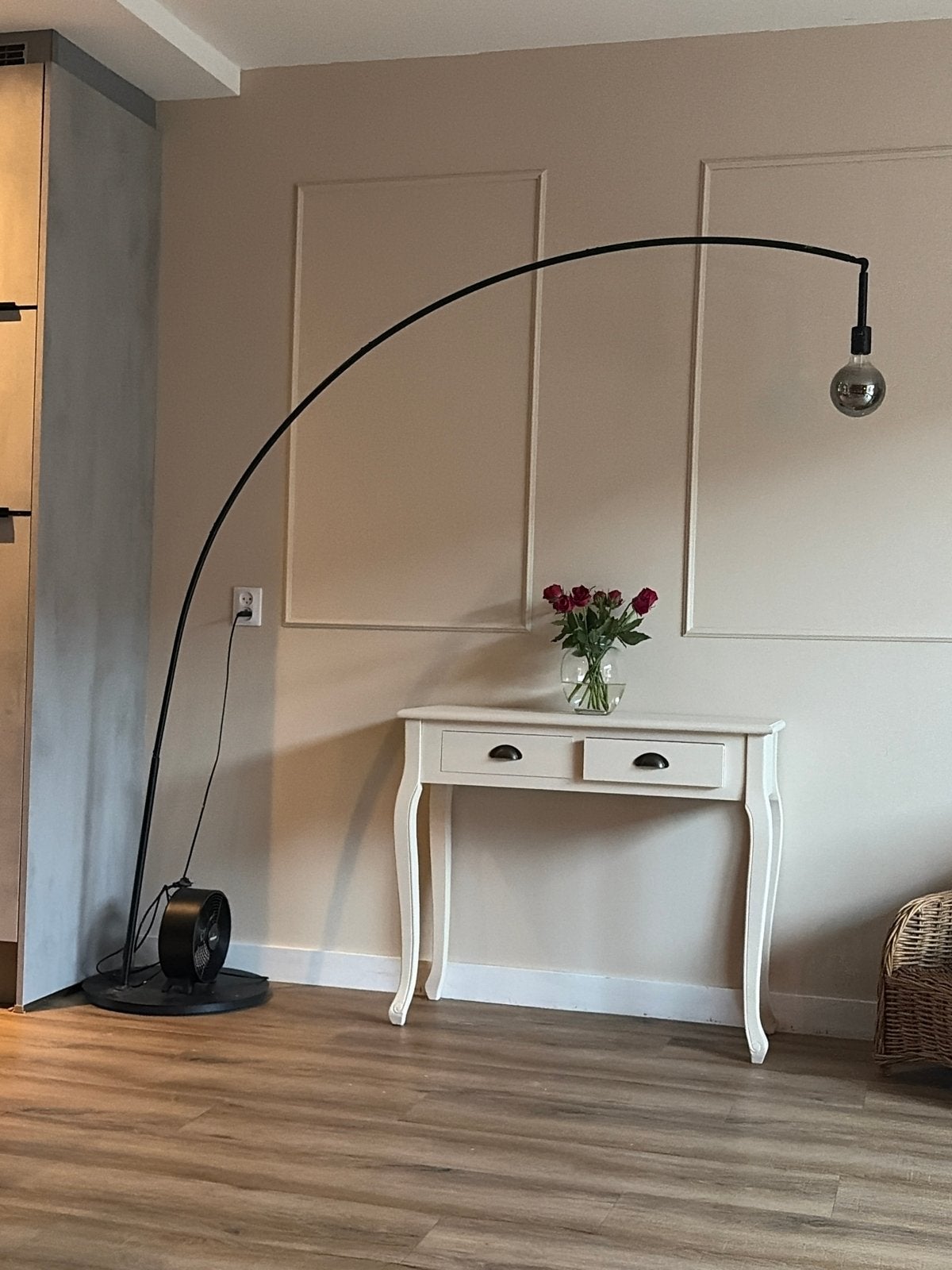 SKAFTET Staande lampvoet, boog, zwart, Huis en Inrichting, Lampen | Vloerlampen, Ophalen, E27 (groot), Zo goed als nieuw, Metaal