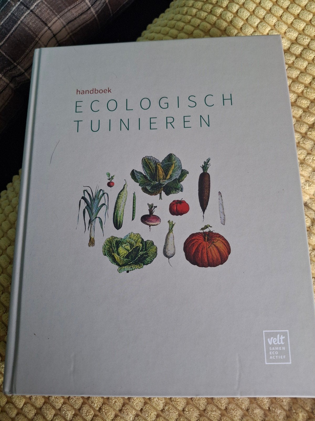 Handboek Ecologisch Tuinieren - Velt, Ophalen of Verzenden, Zo goed als nieuw, Velt, Tuinieren en Tuinplanten