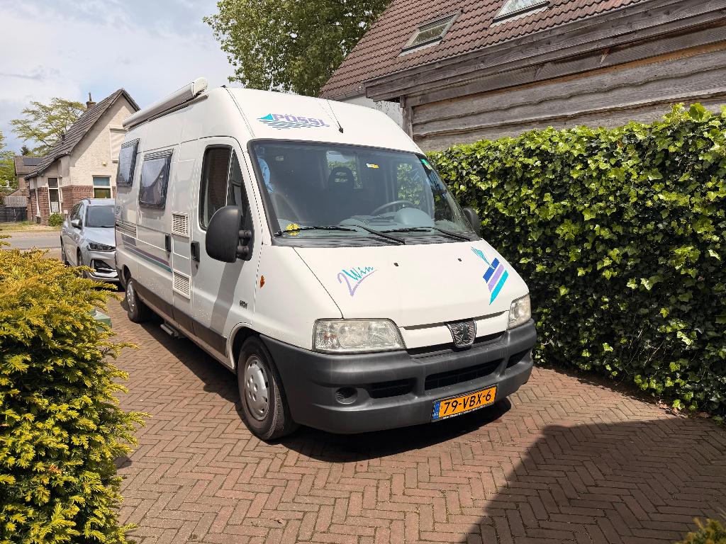 Pössl 2 WIN buscamper - 2002 - Weinig KM, Caravans en Kamperen, Chemisch toilet, Buscamper of Camperbus, Koelkast, Ringverwarming