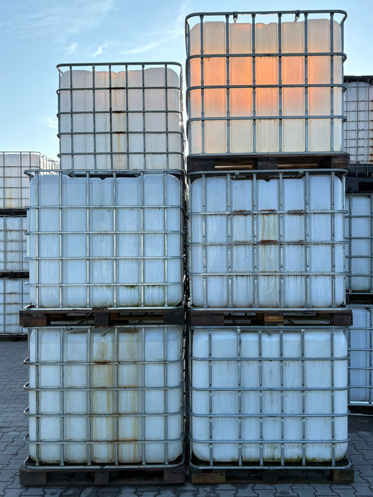 Ibc containers, 1000 ltr vaten, Tuin en Terras, Regentonnen, 150 liter of meer, Ophalen, Zo goed als nieuw, Hout