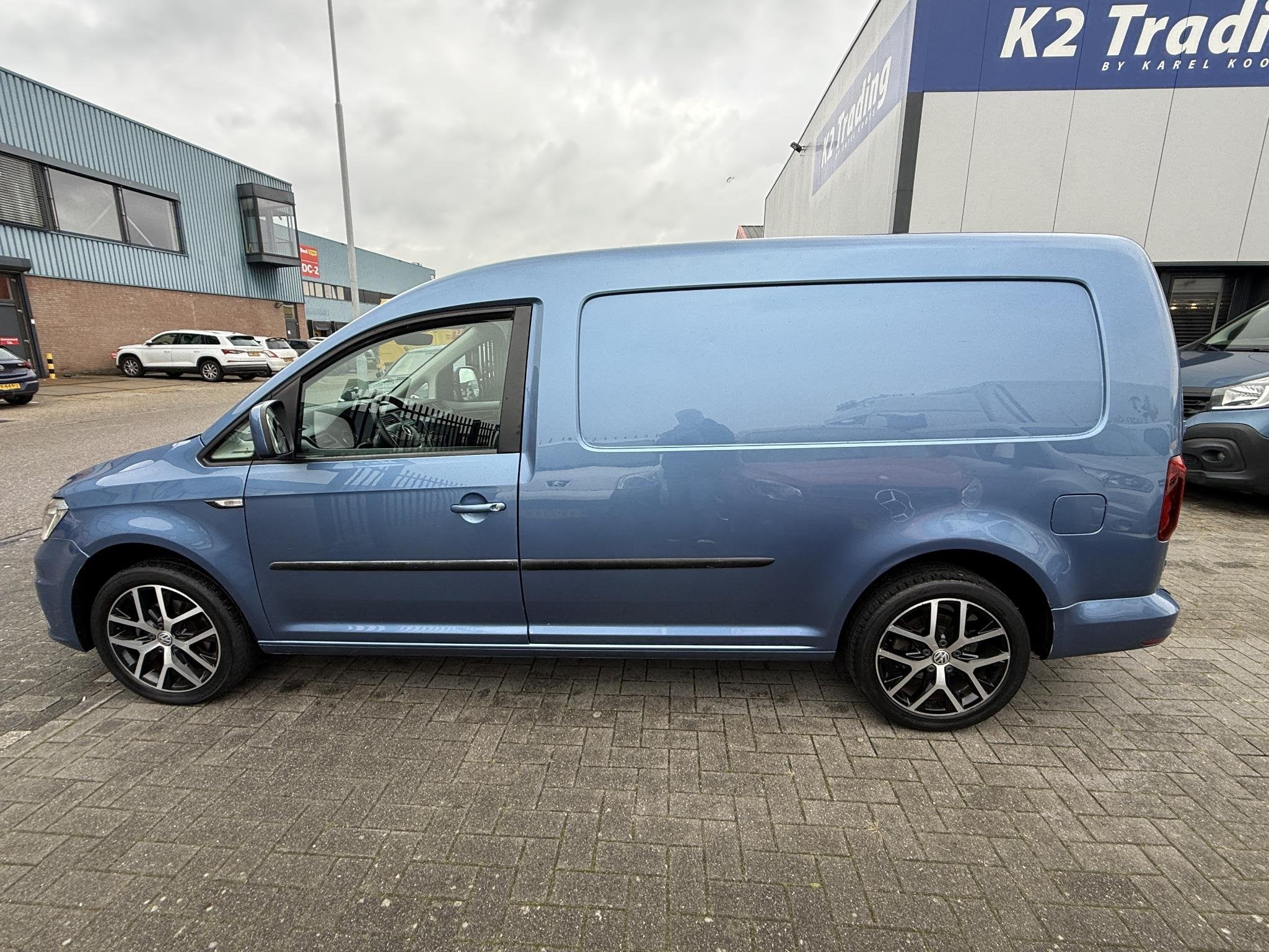 Volkswagen Caddy 2.0 TDI L2H1 BMT Maxi Highline Euro 6 DSG A, Stof, Gebruikt, 4 cilinders, Bedrijf