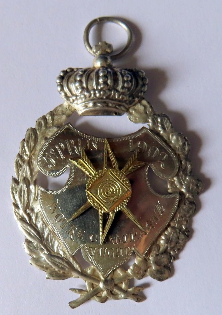 Zeldzame medaille (no 15) Handboogschieten 1902 Vught, incl, Verzenden, Overige materialen, Nederland