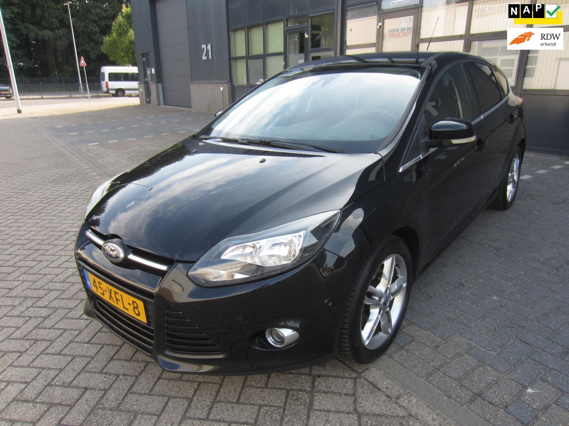 Ford Focus 1.6 EcoBoost Titanium 2012 150Pk Navi NAP! APK!, Gebruikt, 4 cilinders, 150 pk, Zwart
