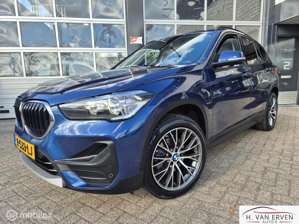 BMW X1 sDrive18i High Executive LEDER GROOT NAVI PDC 18", Euro 6, Skiluik, Blauw, Leder
